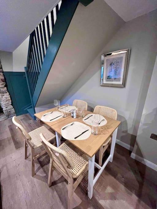 Holiday home Quaint Cotswold *